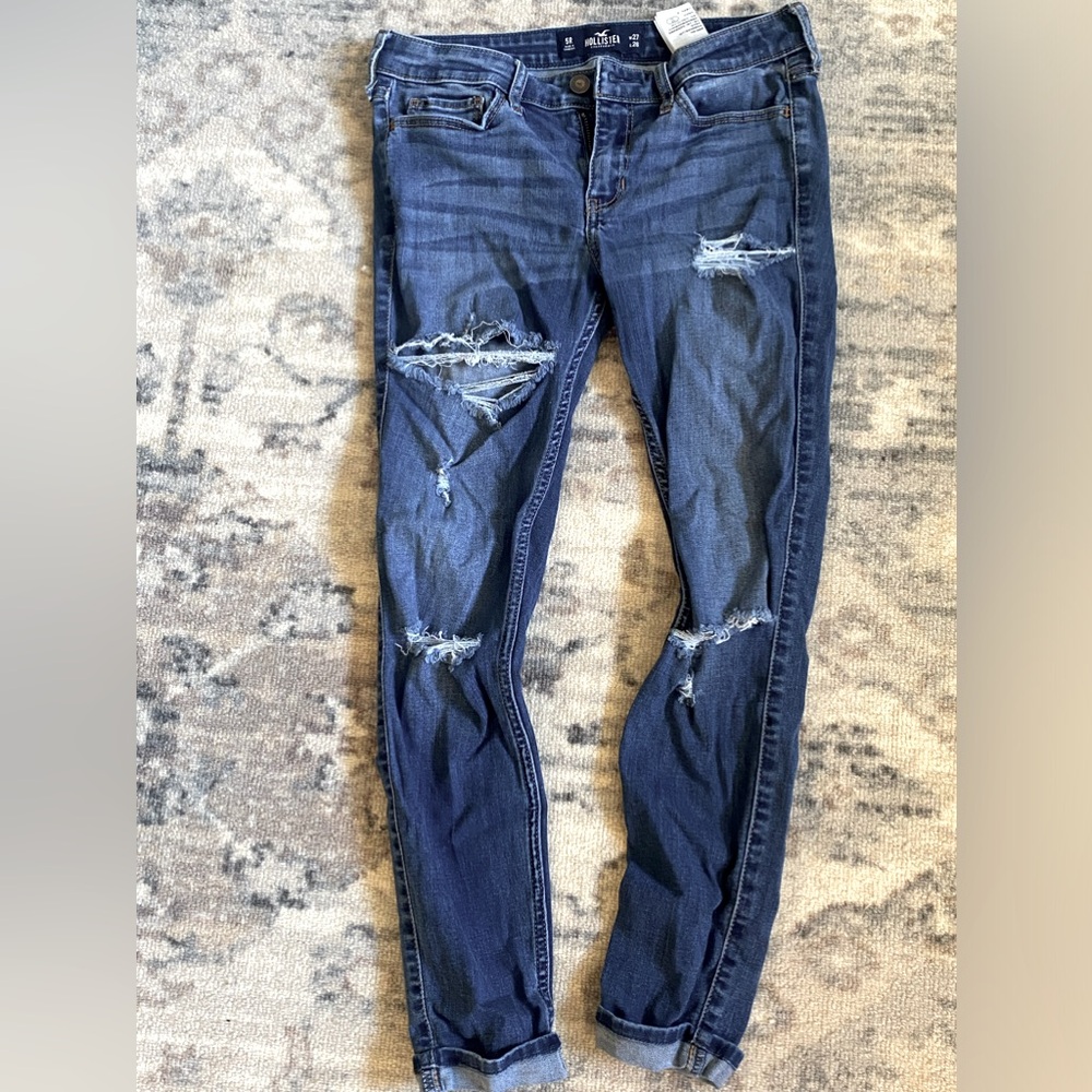 Hollister cuffed skinny jeans!